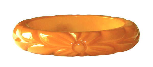 1930's carved bakelite bracelet
