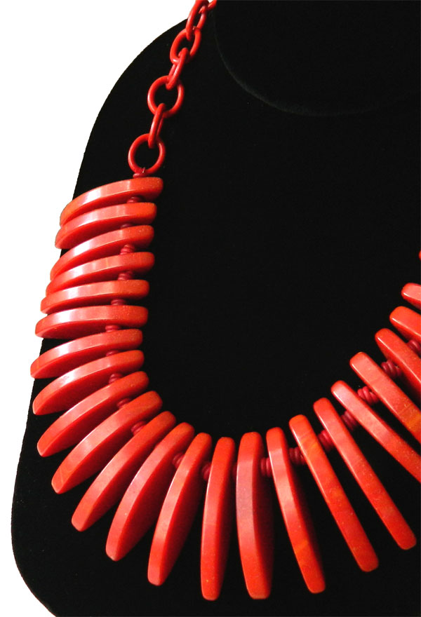 1930's red bakelite necklace