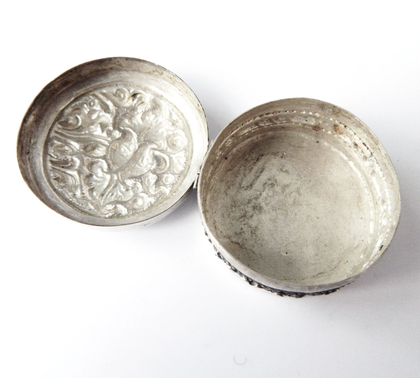 Yogya silver Art Nouveau pill box