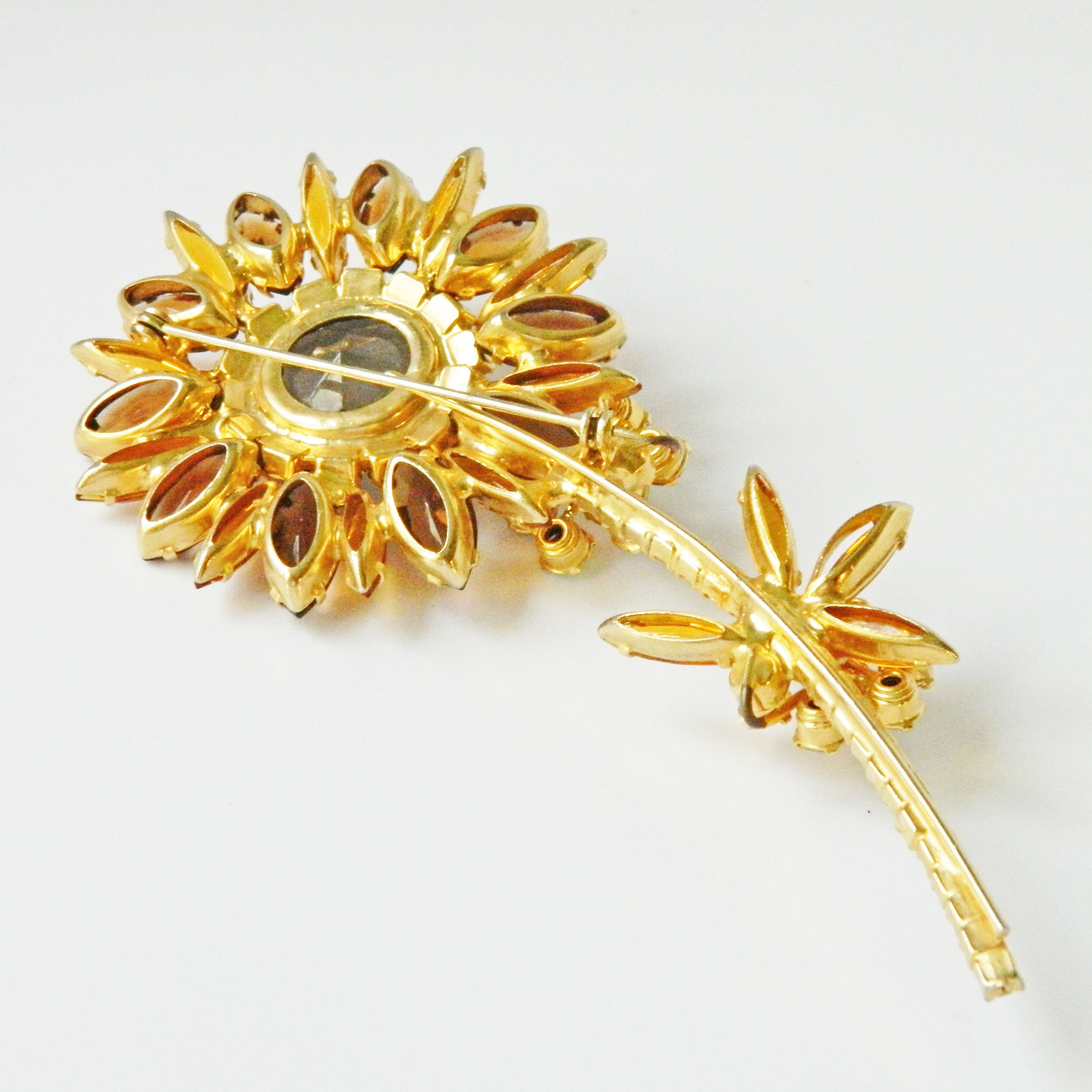 1960s Juliana rhinestone flower brooch