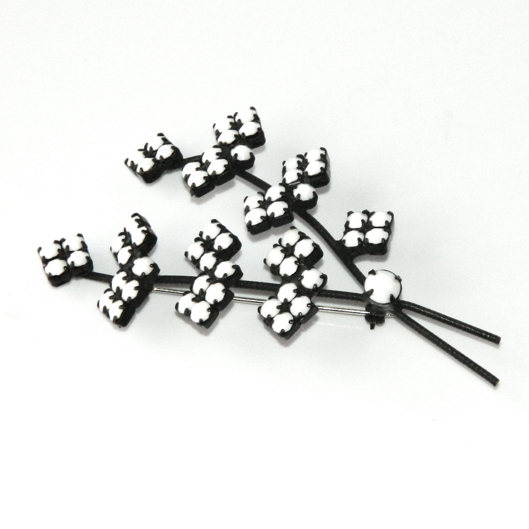 1950s black and white flower brooch