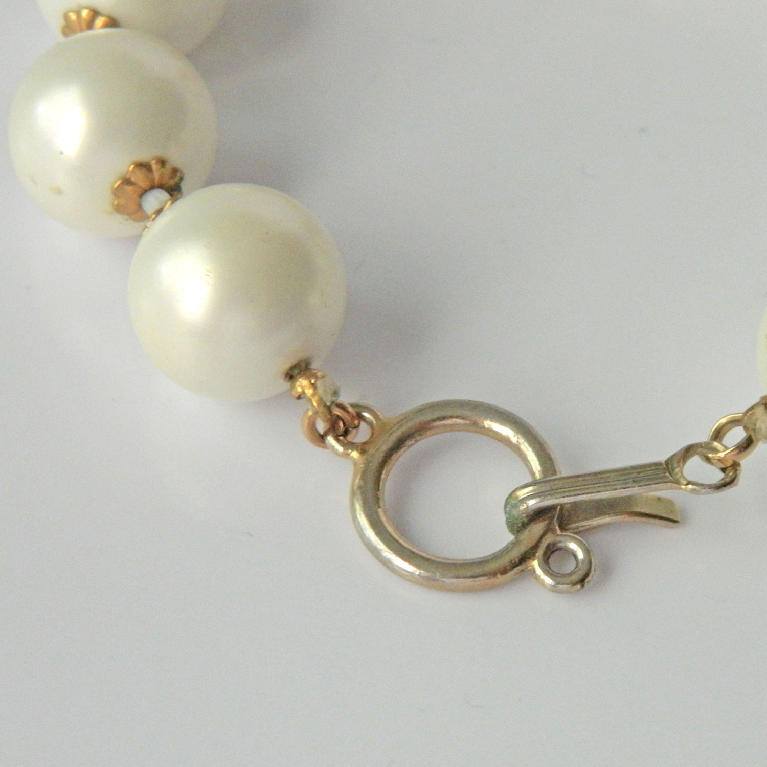 Vintage faux pearl bracelet