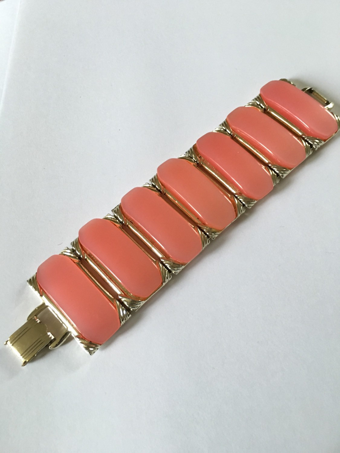1950's pink bracelet