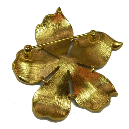 1950's white and gold tone Trifari flower brooch