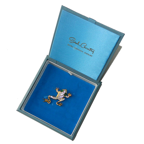 Sarah Coventry frog brooch