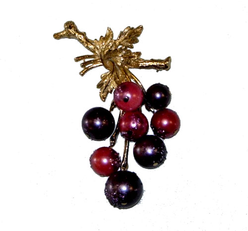 Vintage bunch of grapes brooch by Art