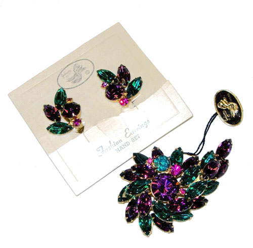 Vintage Juliana rhinestone brooch and earrings