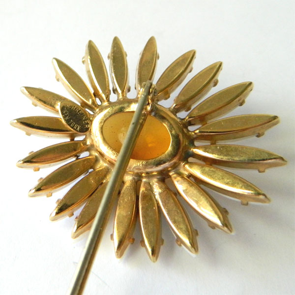 1950's rhinestone daisy brooch
