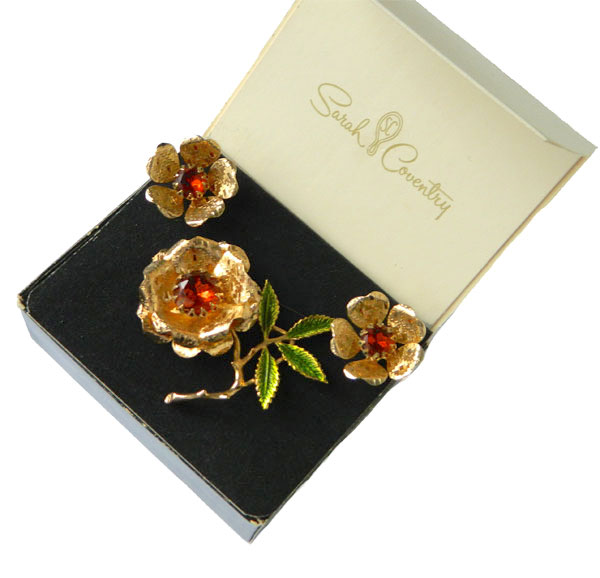 Vintage Sarah Coventry flower brooch