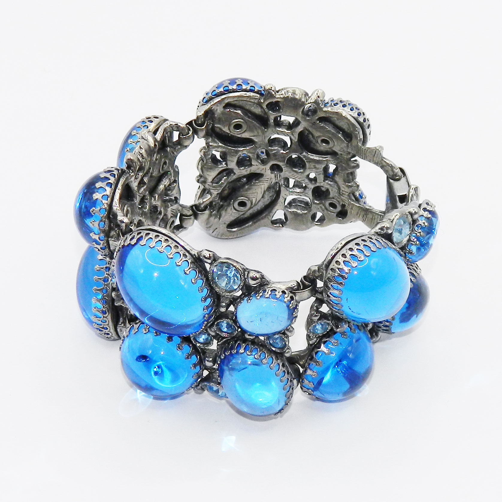 1950s blue cabochon bracelet