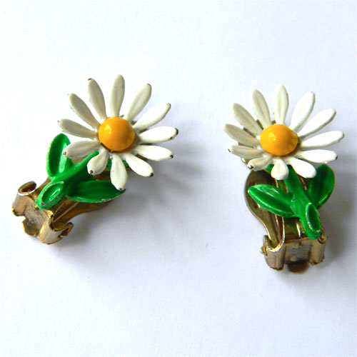 1960's daisy earrings