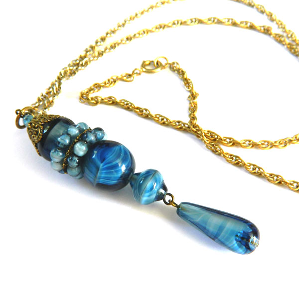 Vintage blue glass pendant necklace