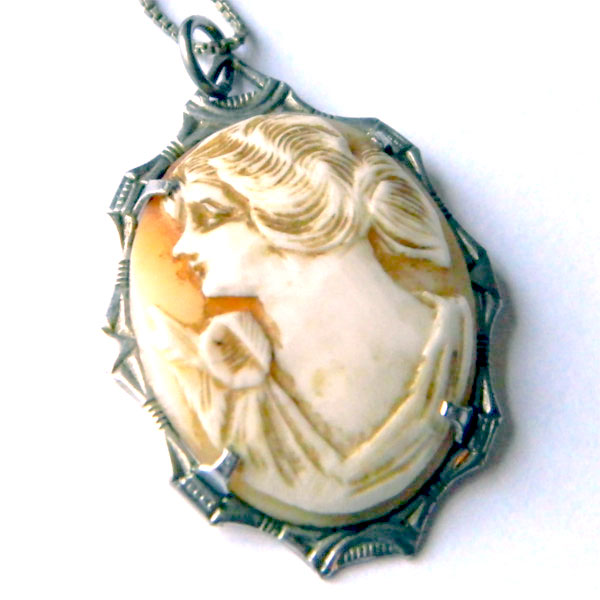 1920's cameo pendant necklace