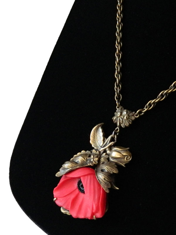 1930's floral pendant necklace