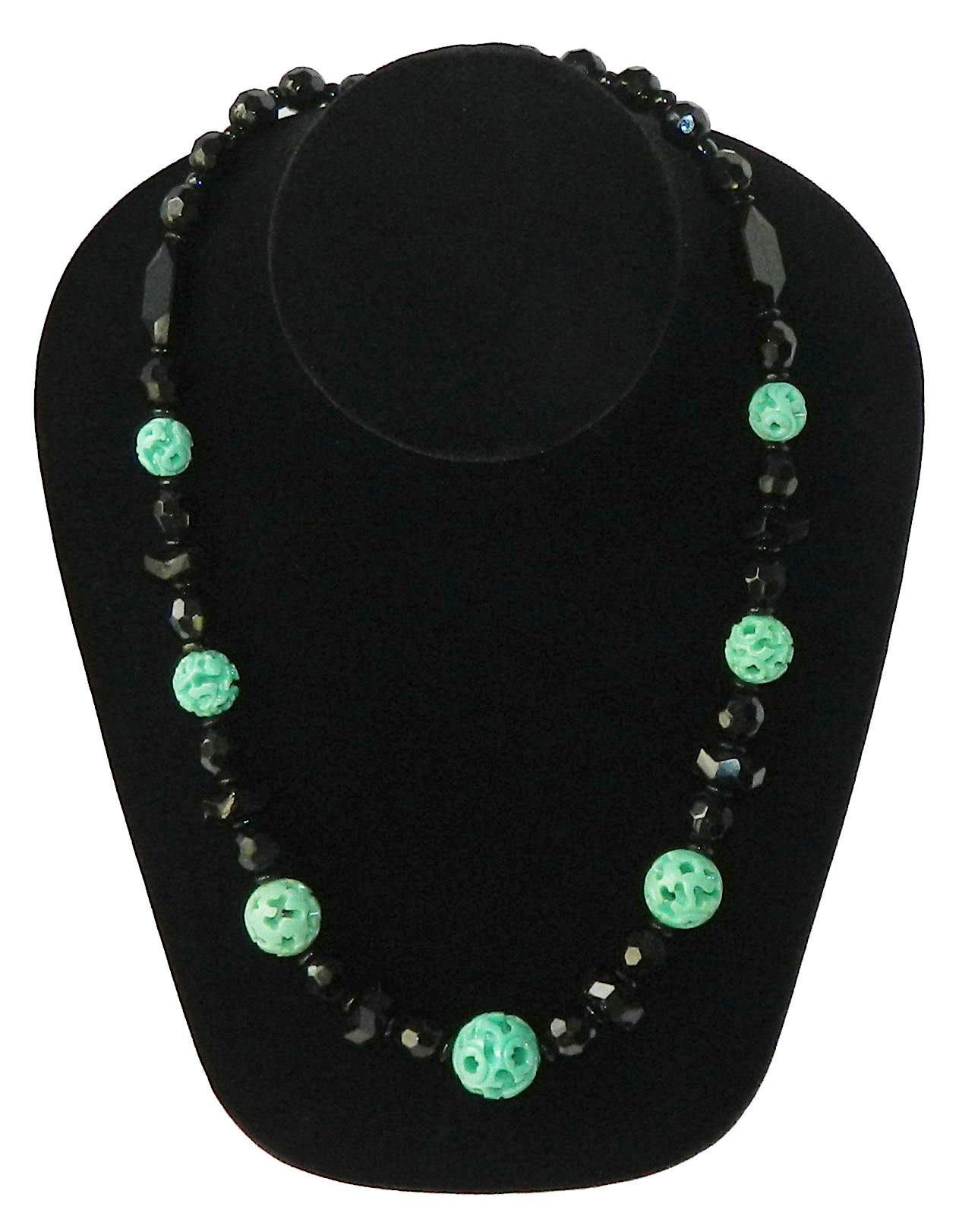 Black and Jadeite Green Bead Necklace 
