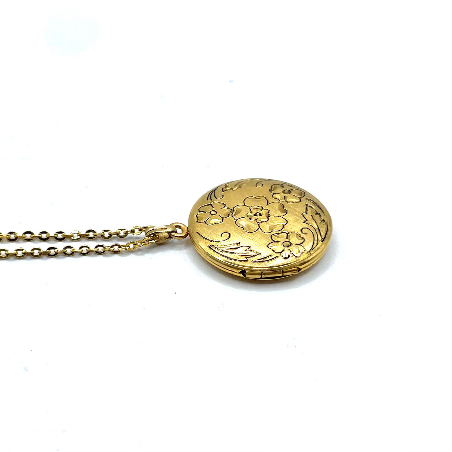 Floral etched locket pendant necklace