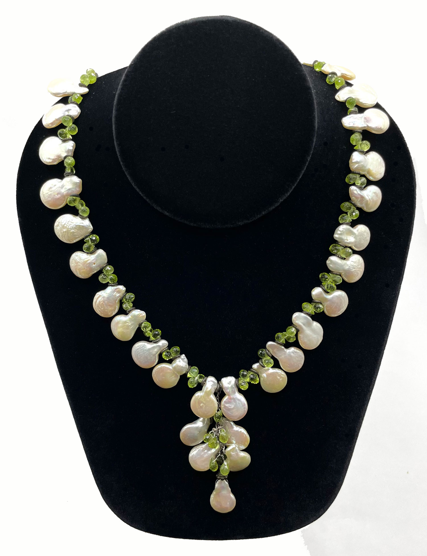 Coin pearl and peridot necklace