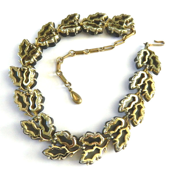 Lisner thermoset leaf necklace