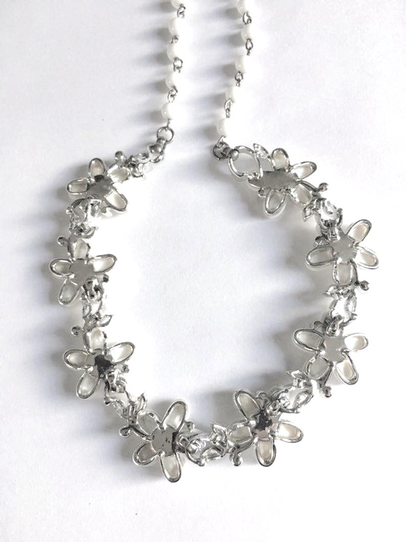 White flower rhinestone necklace
