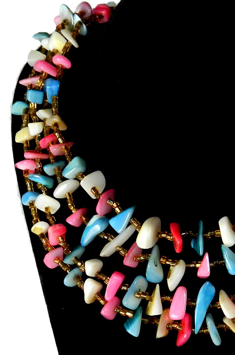 Colorful 1950's mother of pearl bead necklace