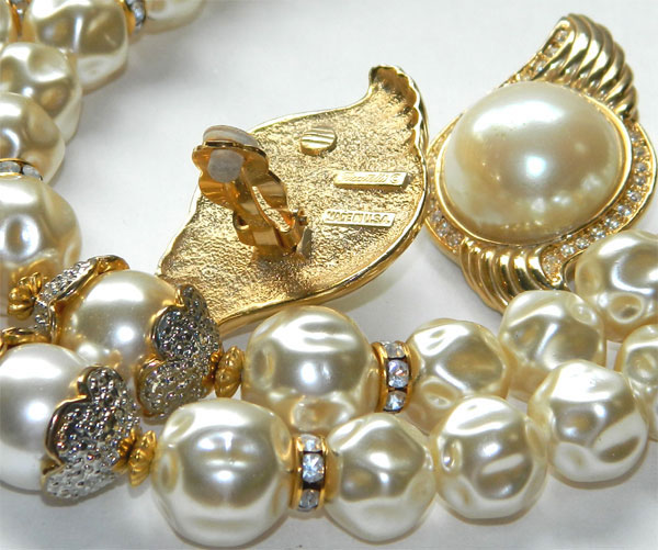 pearl neckace and earring set