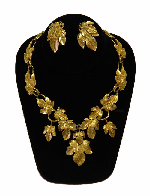 Trifari leaf necklace