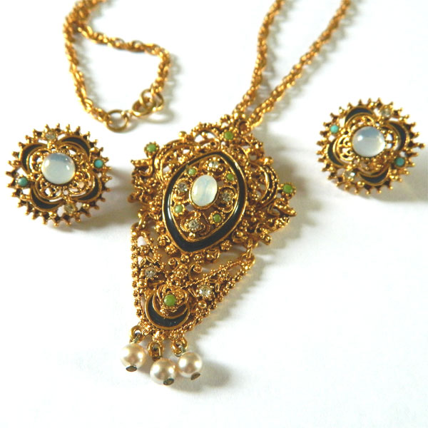 Florenza necklace and earring set