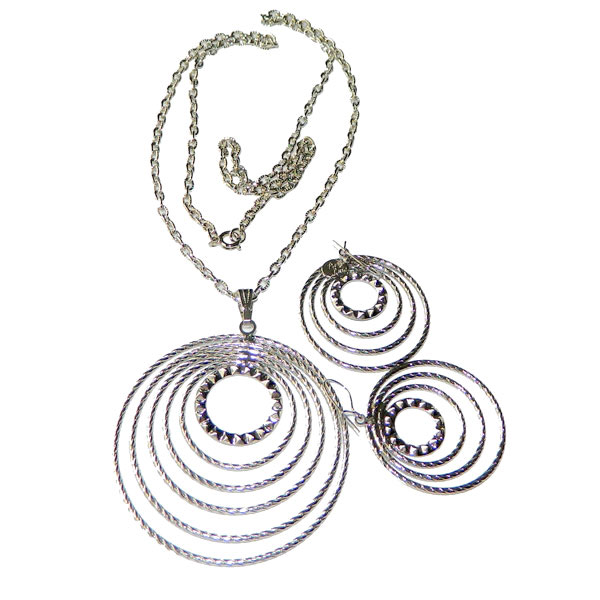 Circles pendant necklace
