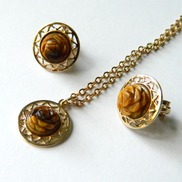 Sarah Coventry tiger eye necklace and earring set