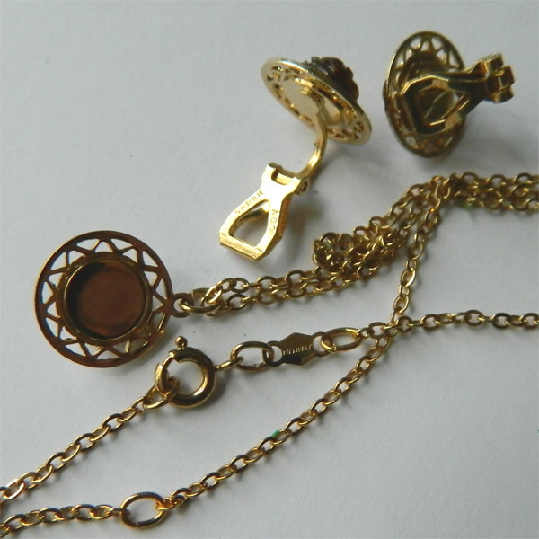 Sarah Coventry tiger eye necklace and earring set