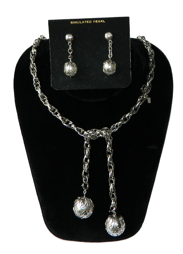 Sarah Coventry pearl necklace and earring set