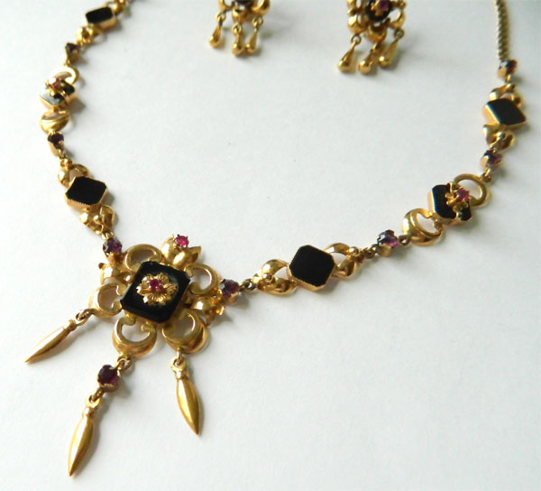 Gold plated silver necklace set