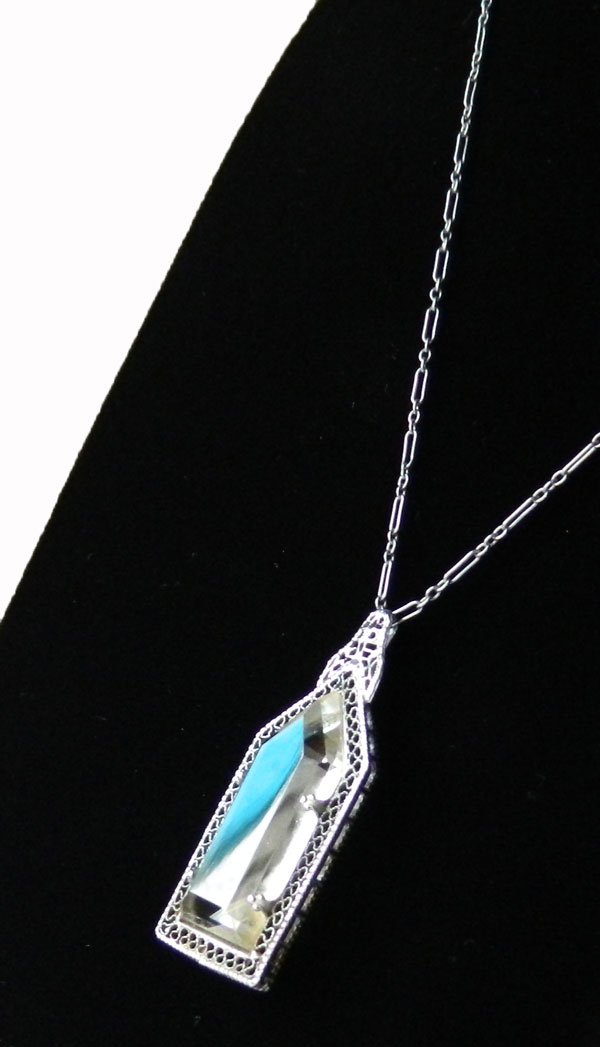 Crystal pendant necklace set