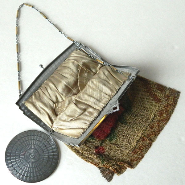 1920's Whiting and Davis handbag