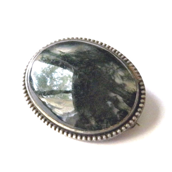 Agate brooch in sterling mounting