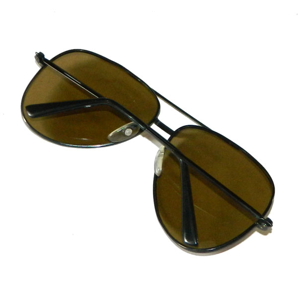 black aviator sunglasses
