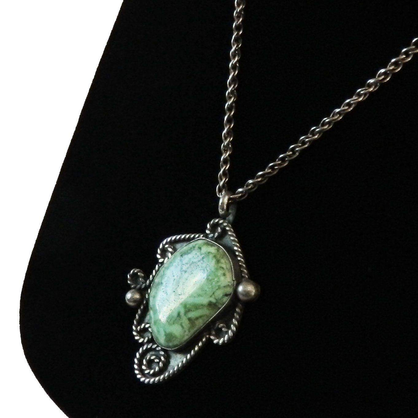 Green turquoise pendant necklace