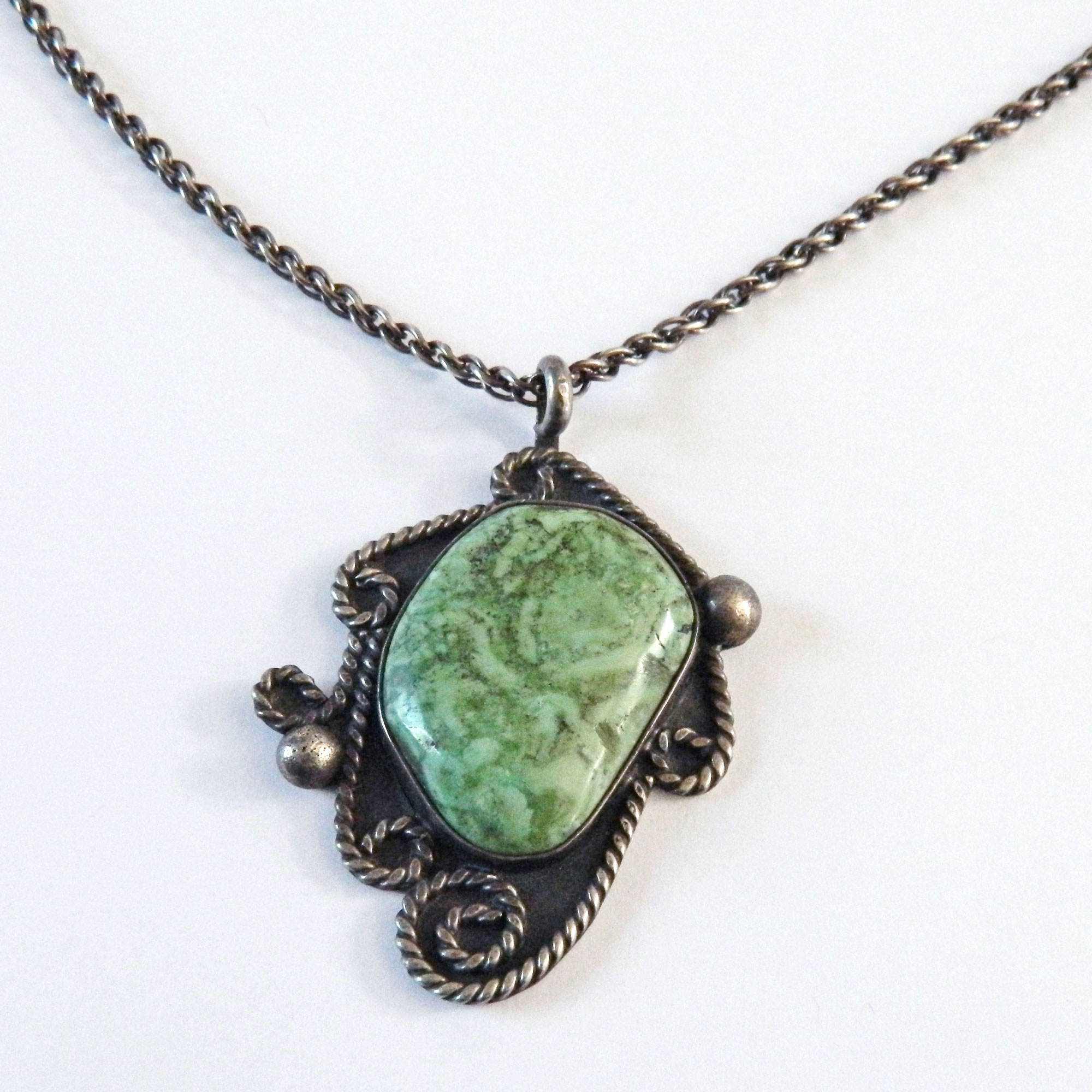 Green turquoise pendant necklace