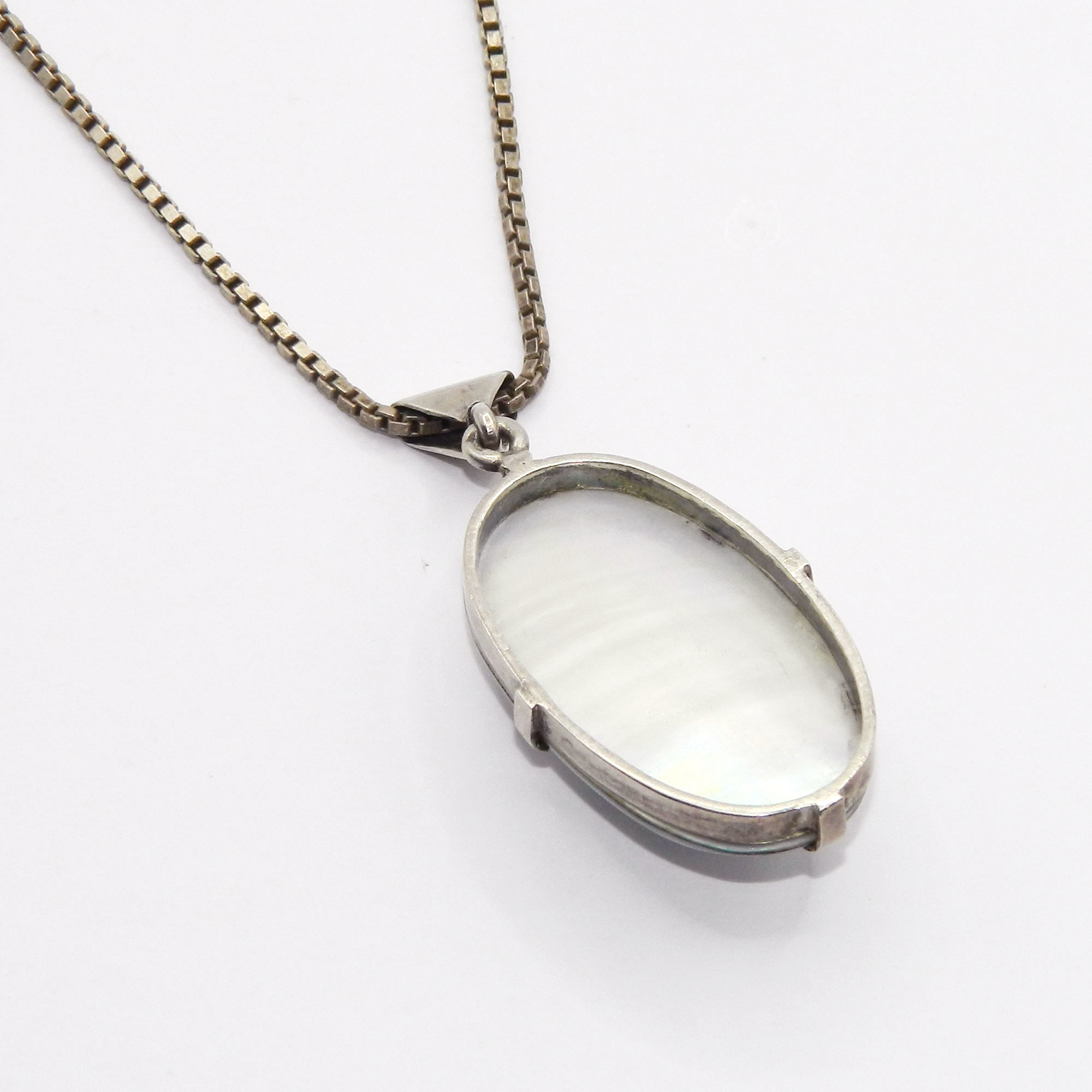 Sterling silver mother of pearl pendant necklace