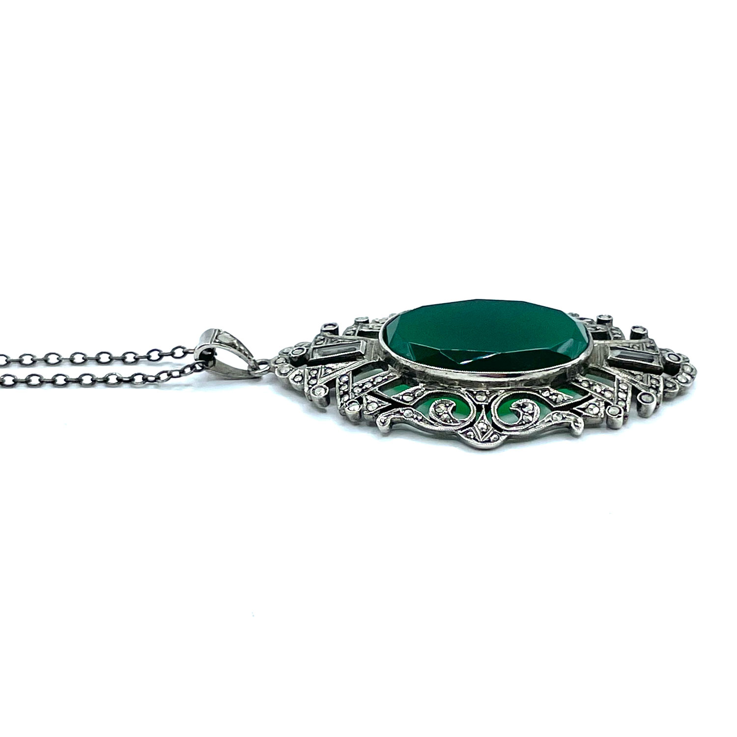 1920s Art Deco chrysoprase necklace