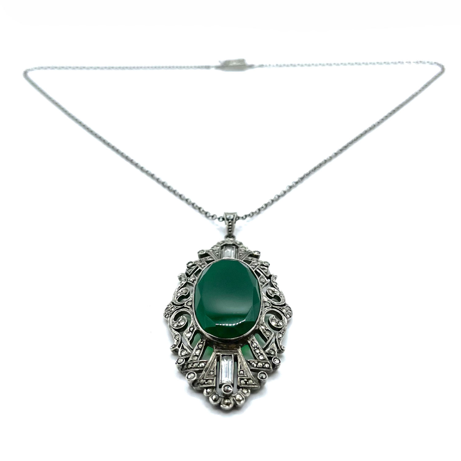 1920s Art Deco chrysoprase necklace
