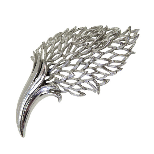Coro brooch