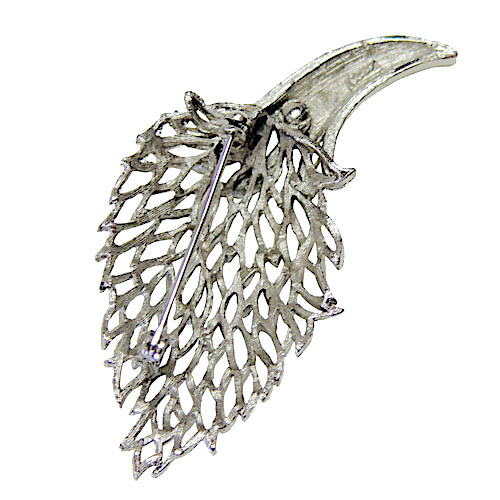Coro brooch