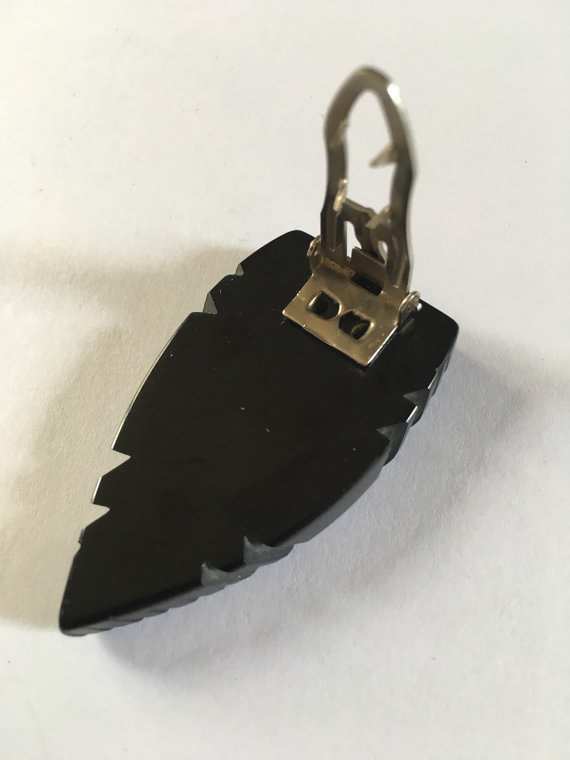 bakelite clip