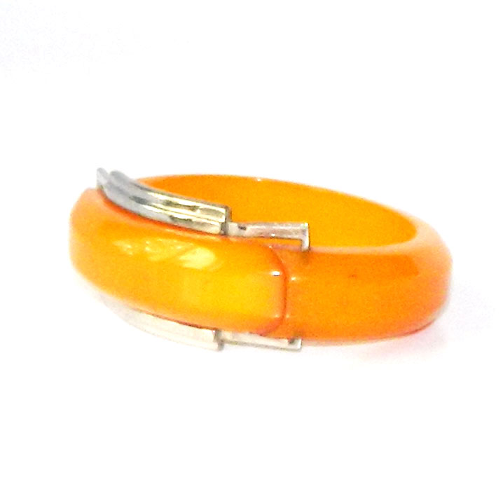 Art Deco bakelite bangle
