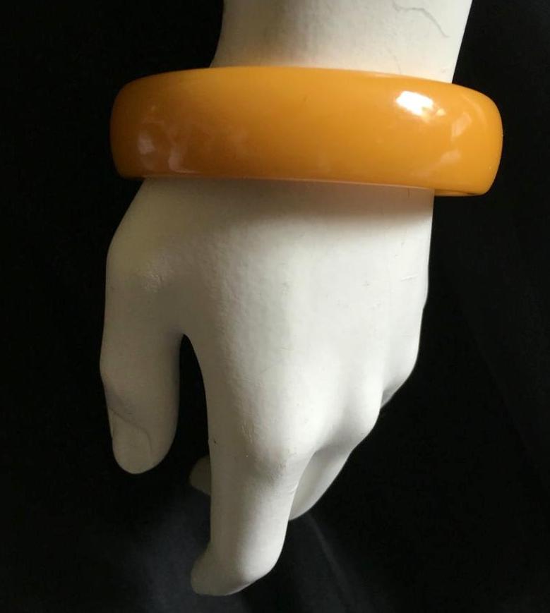 bakelite bangle bracelet