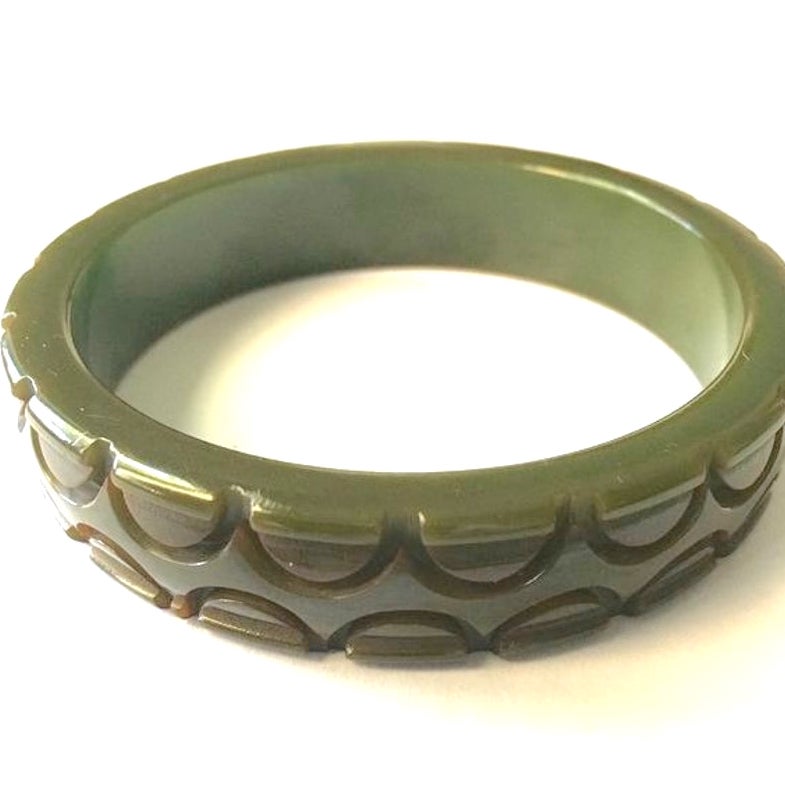 bakelite bangle bracelet