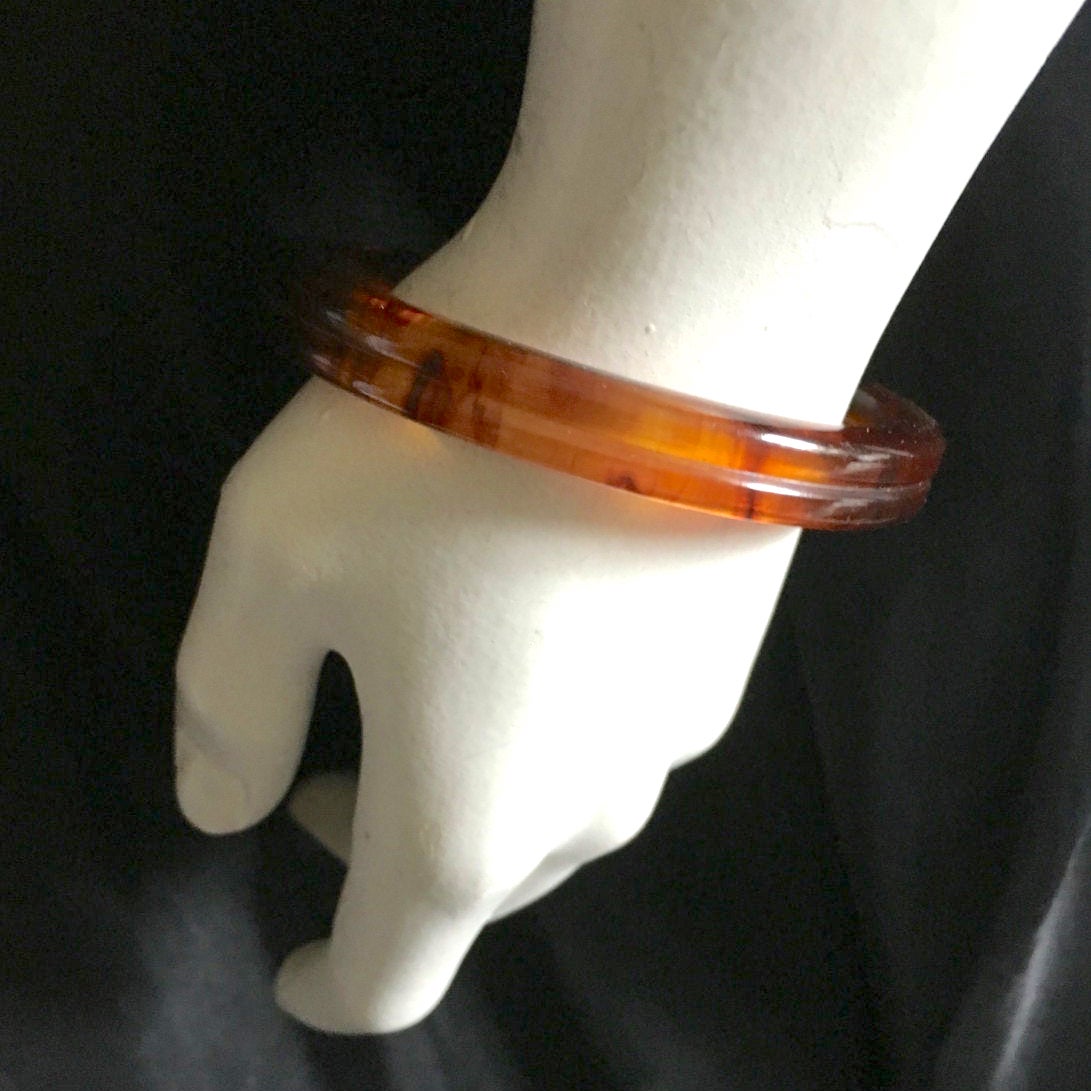 bakelite bangle bracelet