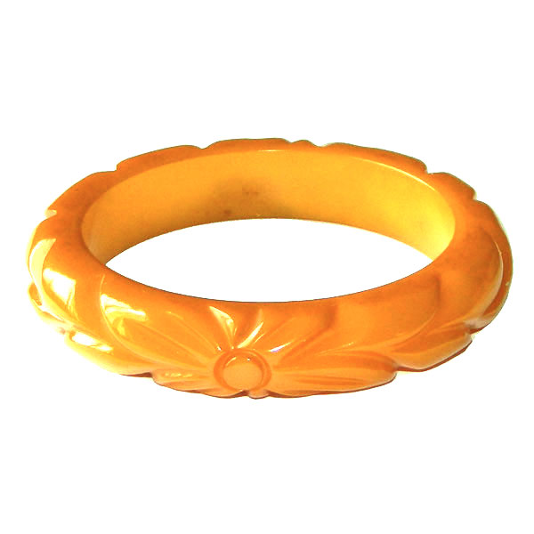 1930's carved bakelite bracelet