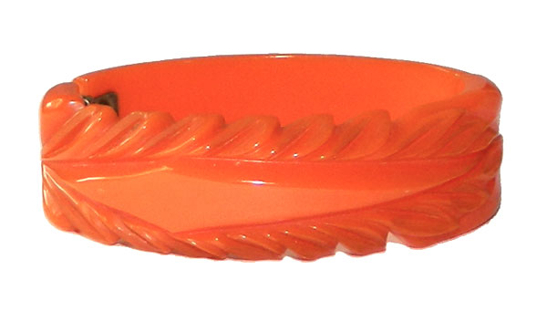 1930's carved bakelite bracelet